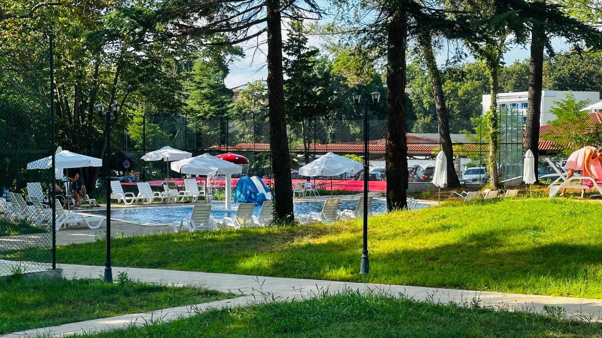 Queen Nelly Park Kiten  Exterior photo