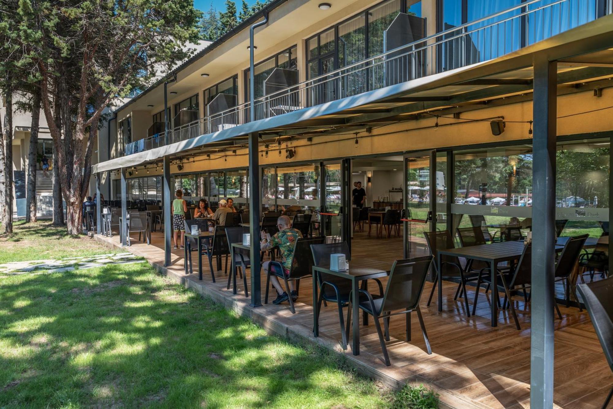 Queen Nelly Park Kiten  Exterior photo