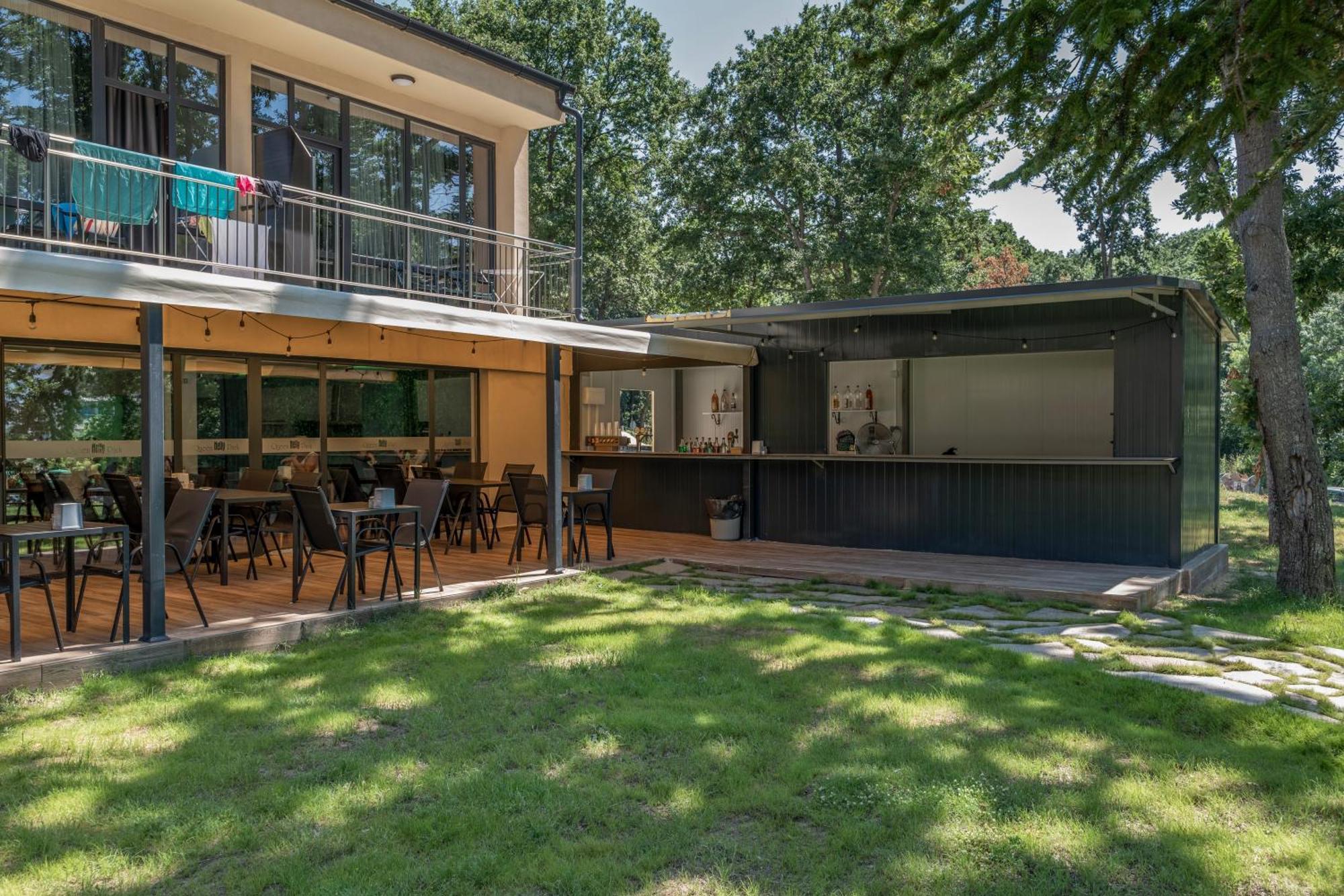 Queen Nelly Park Kiten  Exterior photo