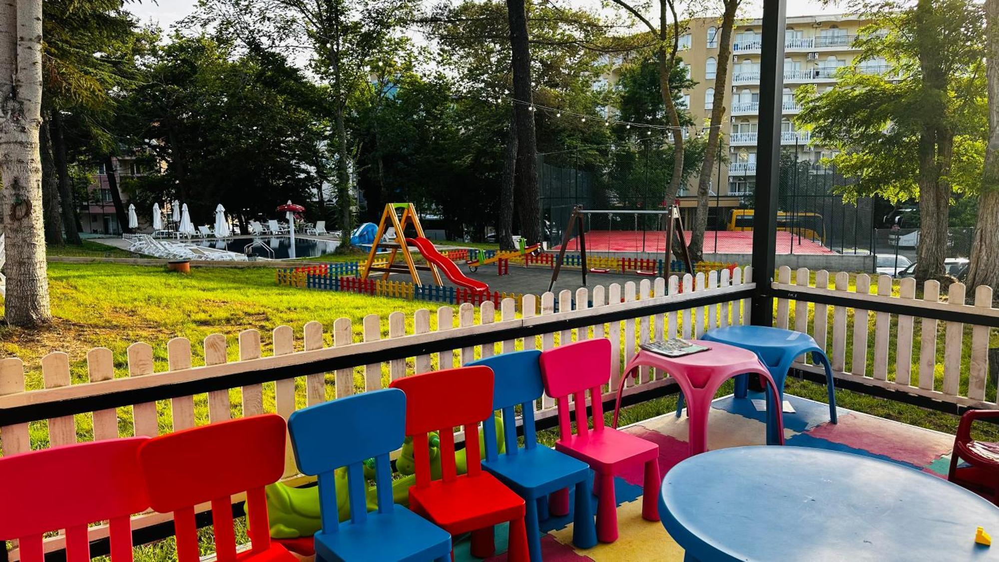 Queen Nelly Park Kiten  Exterior photo