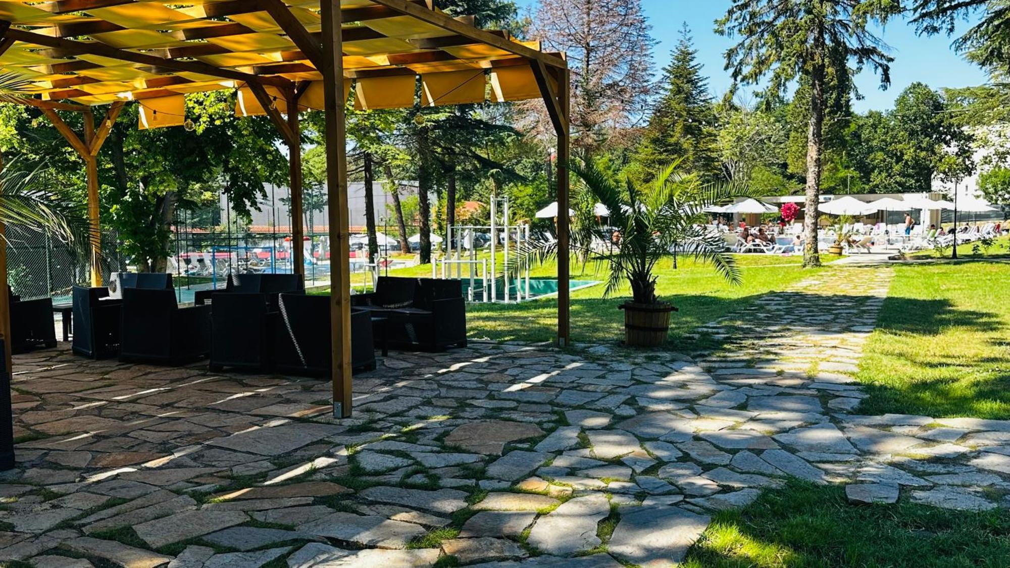 Queen Nelly Park Kiten  Exterior photo